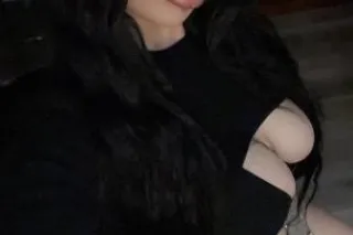 😍Sexy Seductive Snowbunny with thick juicy ass and wet creamy pussy💦 CONTENT AND FACETIME SHOWS ONLY RN💋 - Image 5